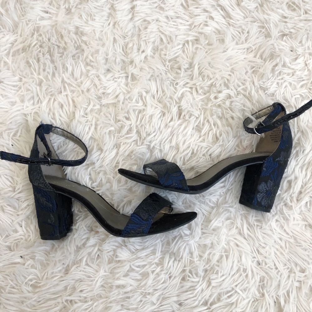 Floral print heels
